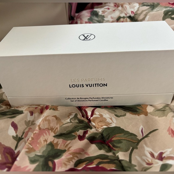 Louis Vuitton White and Gold Candles Set - Picture 2 of 5